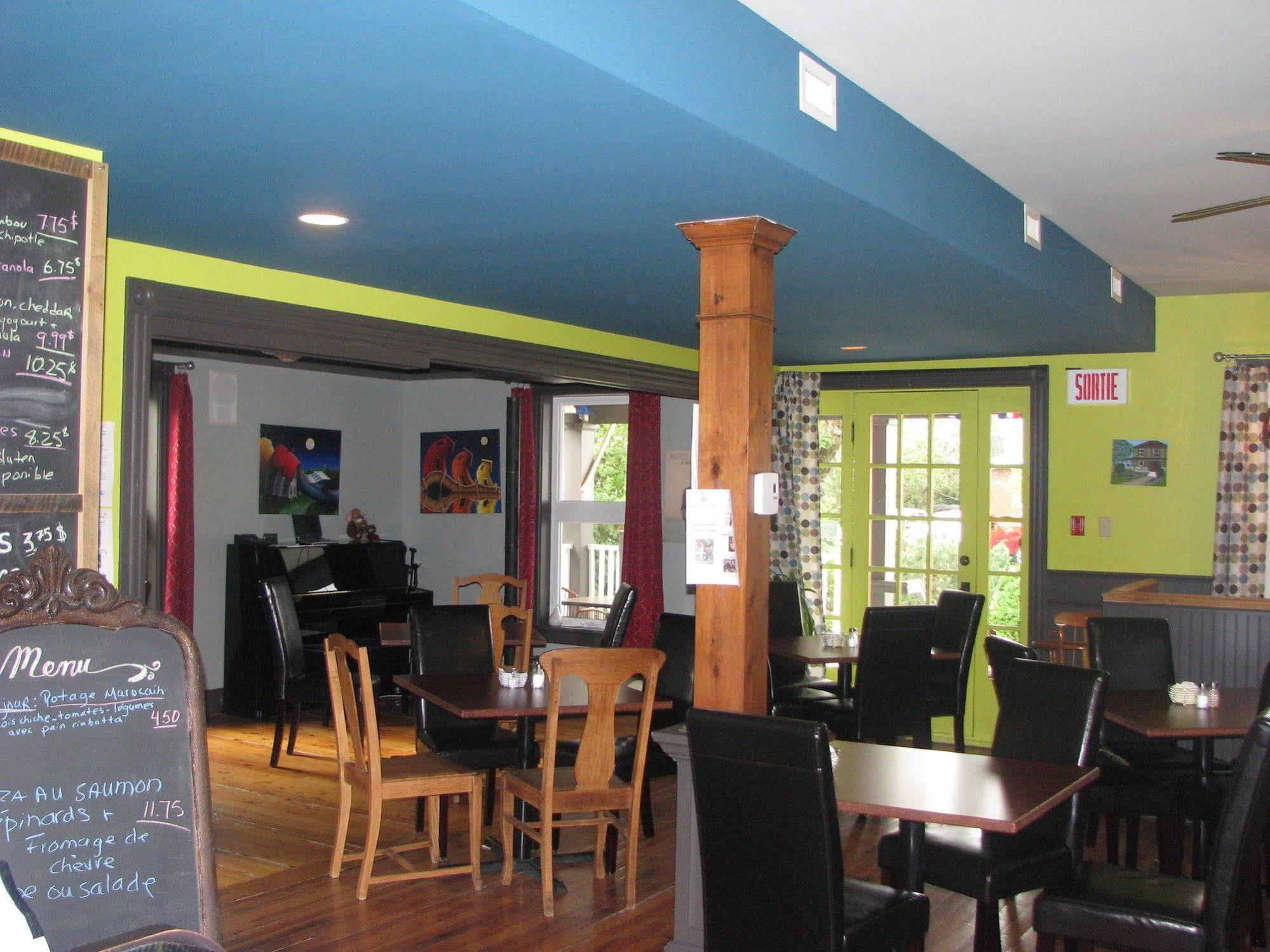 Auberge D'Anjou-Cocooning Cafe Petit Rocher Exterior photo